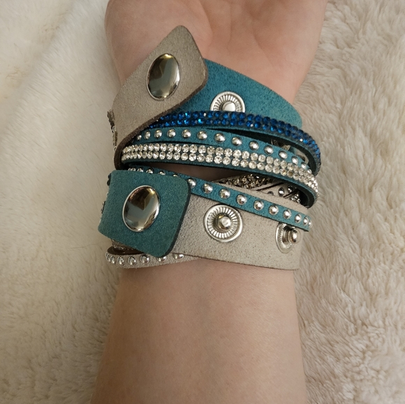 Sparkly snap closure wrap bracelet - Picture 6 of 9